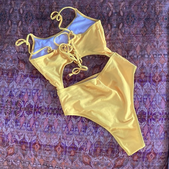 Yellow one piece bikini NWOT size small - Picture 4 of 6